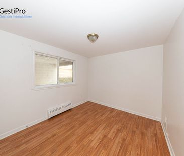 1315 Garnier - Photo 1