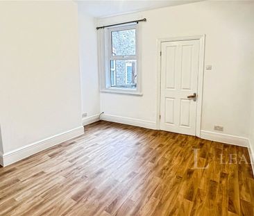 3 bedroom house to rent Tennyson Road, Luton, LU1 - Photo 1