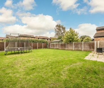 Morland Close, Hampton, TW12 - Photo 3