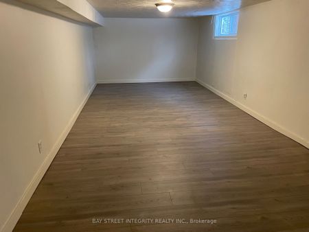 For Lease - 43 Fairglen Avenue, Toronto, Ontario - Photo 2