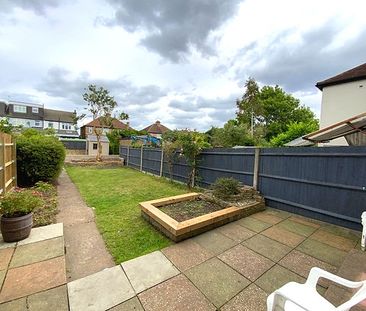 3 Bed 2 Reception Terraced House – Surbiton (Thornhill Road, KT6) - Photo 4