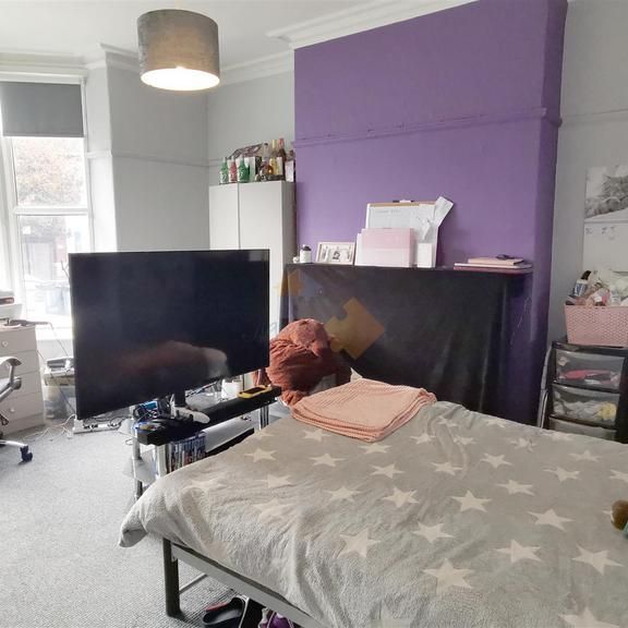 4 bedroom terraced house to rent - Photo 1