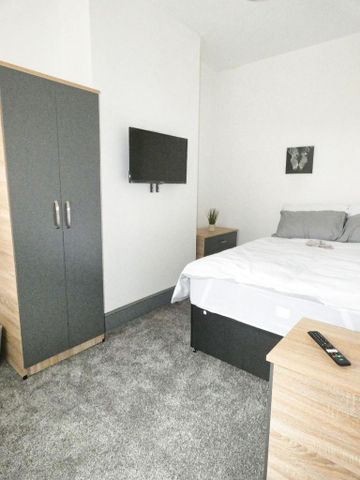 4 bedroom terraced house to rent - Photo 5