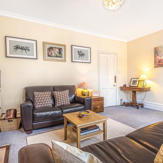 3 bedroom flat to rent - Photo 1