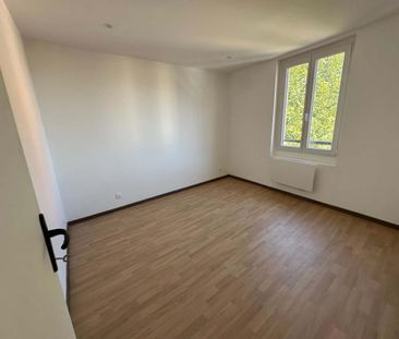 Location Appartement 3 pièces 59m² EU 76260 - Photo 4