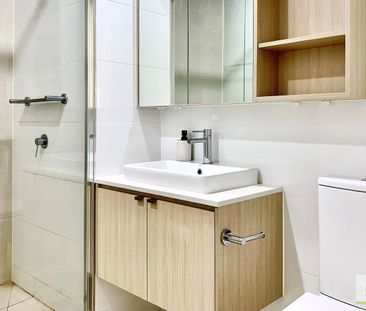 Modern Apartment with Incredible Views - Photo 5