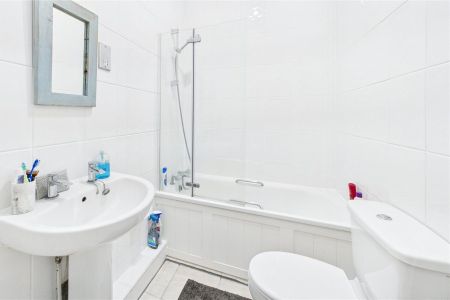 Broomhall Road, Woking, Surrey, GU21 - Photo 4