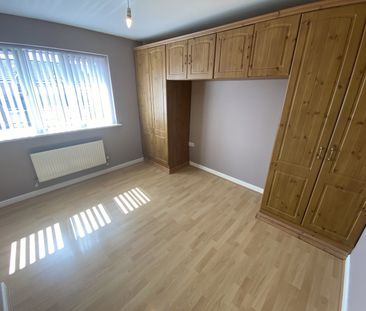 A 2 Bedroom Terraced - Photo 3