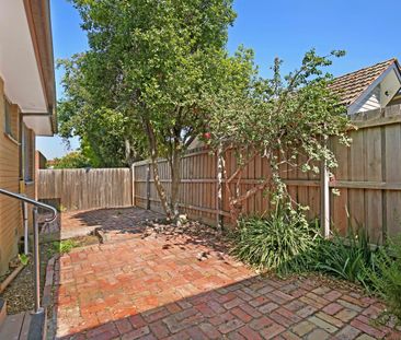 2 BEDROOM IN EXCELLENT LOCATION! - Photo 6