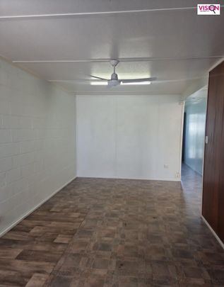 2 BEDROOM UNIT - GREAT LOCATION IN MACKAY CBD - Photo 1