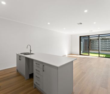 Brand New Townhouse Living in the Heart of Riverside Estate - Photo 6