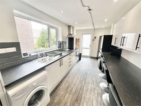 5 bedroom house share to rent - Photo 4