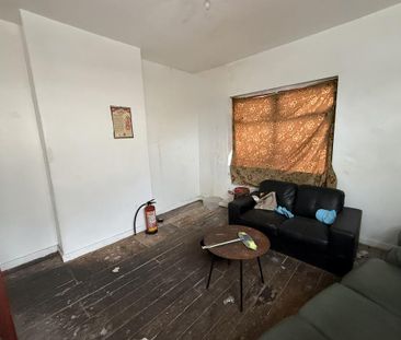 2 bedroom end of terrace house to rent - Photo 1