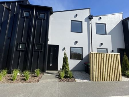 2/9 Marcroft St, Woolston - Photo 5