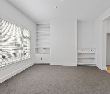 Fully Renovated 4 Bedroom in Heart of Merivale - Photo 5