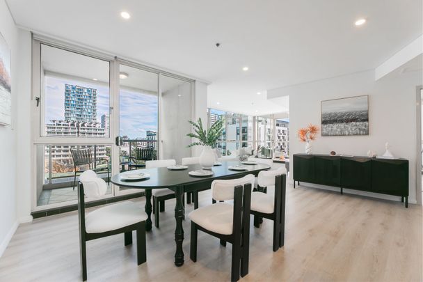 Fully Furnished 3-Bedroom Apartment | Luxury Urban Living in the Heart of Waterloo - Photo 1