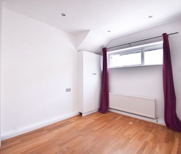 Walton Park, WALTON-ON-THAMES, KT12 - Photo 2
