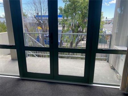 1/407 Barbadoes Street , City, Christchurch City - Sunny and Secure Townhouse within the Four Aves - Photo 4