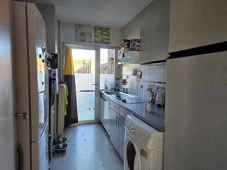 Gelijkvloers appartement met 1 slaapkamer en garage - Photo 3