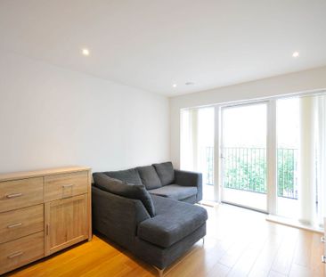 13 Atkins Square, Dalston Lane, London, E8 - Photo 3