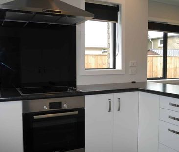 Tidy, Well-Presented Three-Bedroom Home in Waikanae Beach - Photo 3