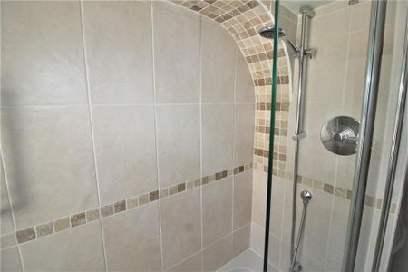 2 bedroom semi-detached house to rent - Photo 2