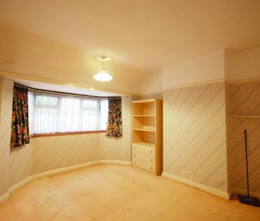 4 bedroom semi-detached house to rent - Photo 4