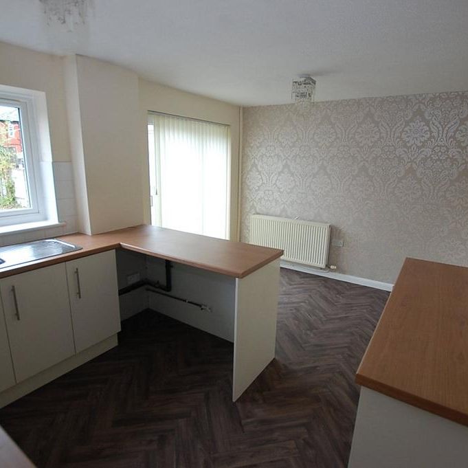 3 bedroom end of terrace house to rent - Photo 1