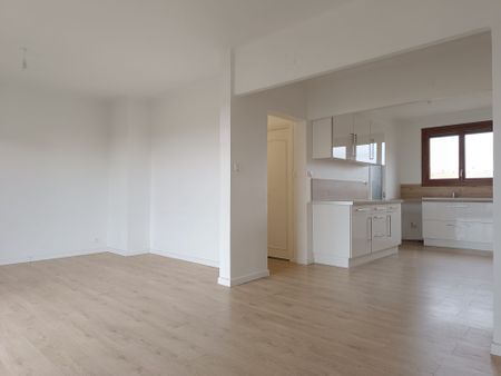 Location Appartement 5 pièces 94m² NARBONNE 11100 - Photo 4