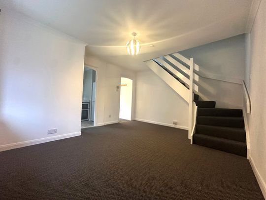 2 bedroom terraced house to rent - Photo 1