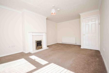 2 bedroom semi-detached bungalow to rent - Photo 5