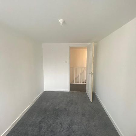 3 bedroom maisonette to rent - Photo 3
