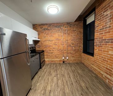 For Lease - 2870 Dundas Street Unit# 213, Toronto, Ontario - Photo 2