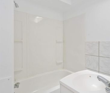 2 CH - 1 SDB - Westmount - $1,995 /mo - Photo 3