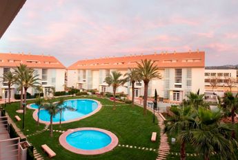 For long-term rent: apartment in Javea, Golden Garden urbanization, with 2 bedrooms and a pool.