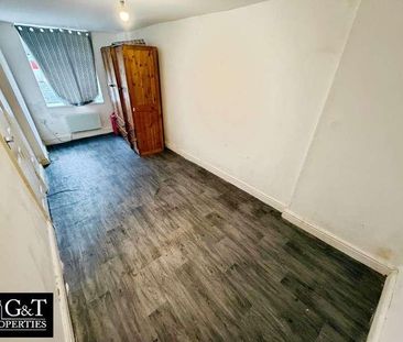 Flat B, High Street, Dudley, DY1 - Photo 5