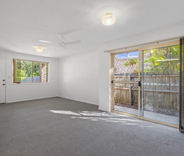 Duplex on quiet street only moments to the Currumbin Beach - Photo 1