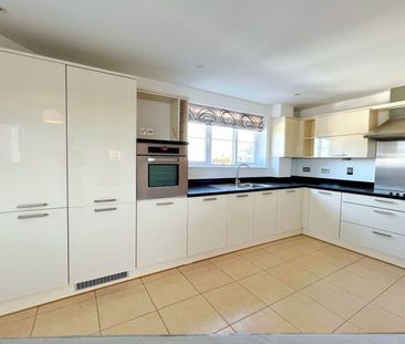 Rosemount Avenue , West Byfleet - 2 bedrooms Property for lettings ... - Photo 5