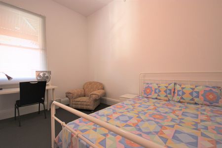 5-bedroom shared house / townhouse, Philip street - Photo 5