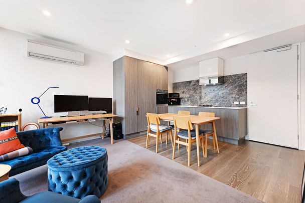 Welcome home! Fantastic location! North facing! - Photo 1