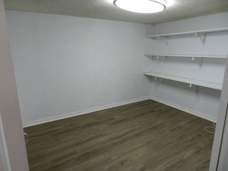 For Lease - 3406 ELLENGALE Drive Unit# LOWER, Mississauga, Ontario - Photo 4