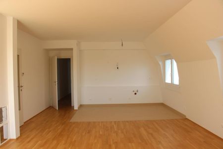 Wunderbare Dachgeschosswohnung auf 2 Ebenen mit Terrasse - Photo 2