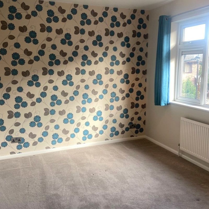 Queens Crescent - Photo 1