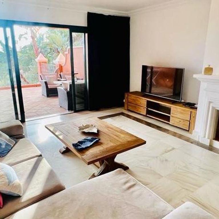 2 bedroom luxury Flat for rent in Benahavís, Spain - Photo 1