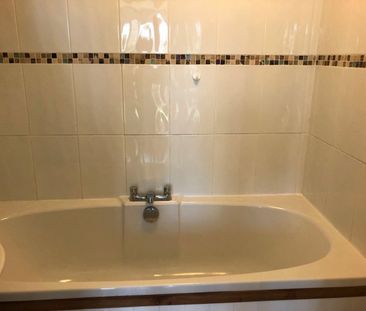 1 Bed Flat, Bitterne Manor, SO18 - Photo 4