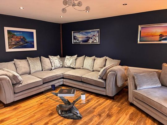 4 bedroom detached house to rent - Photo 1