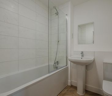 3 bedroom terraced house to rent - Photo 6