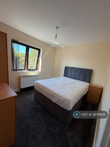 1 bedroom flat to rent - Photo 3