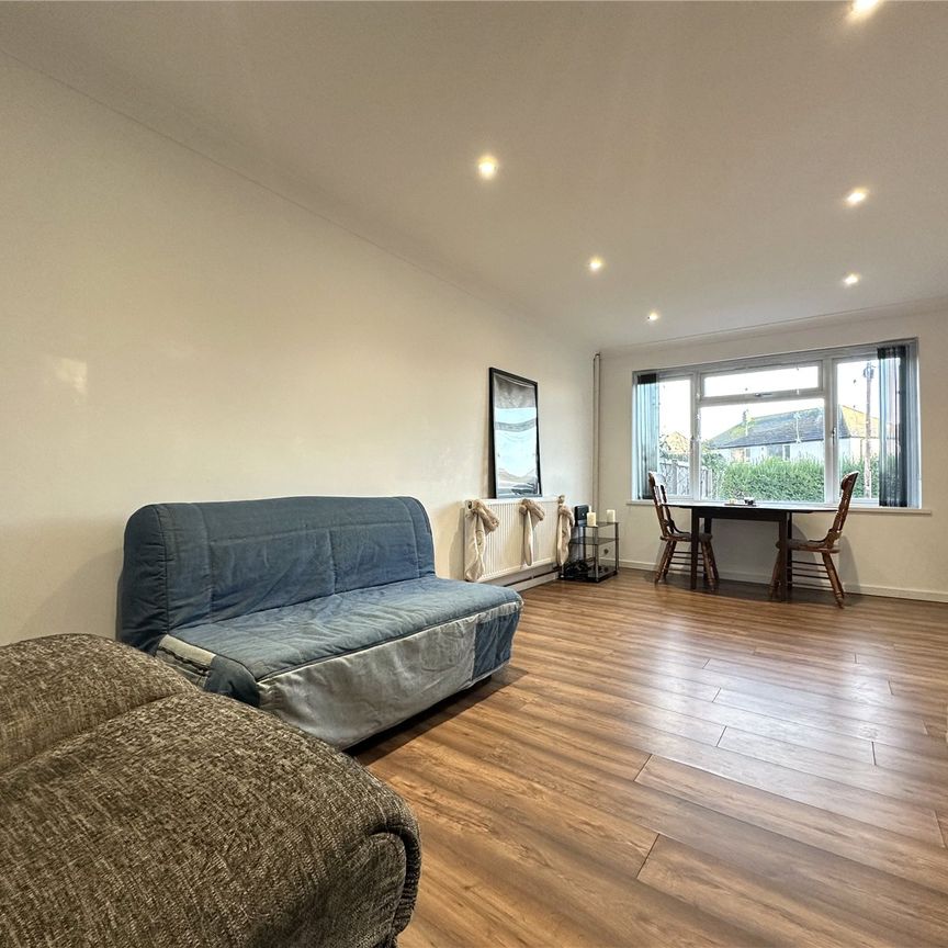 106, Iveson Drive, Leeds, West Yorkshire, LS16 6NL - Photo 1