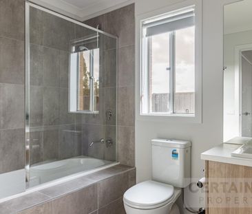 Modern Fully Furnished Co-Living – All Bills Included 34 Runnel Str... - Photo 4